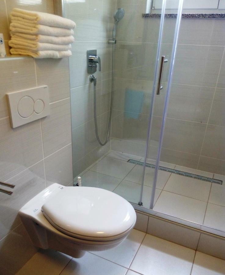 Paradise Beach Apartments Ровинь Экстерьер фото