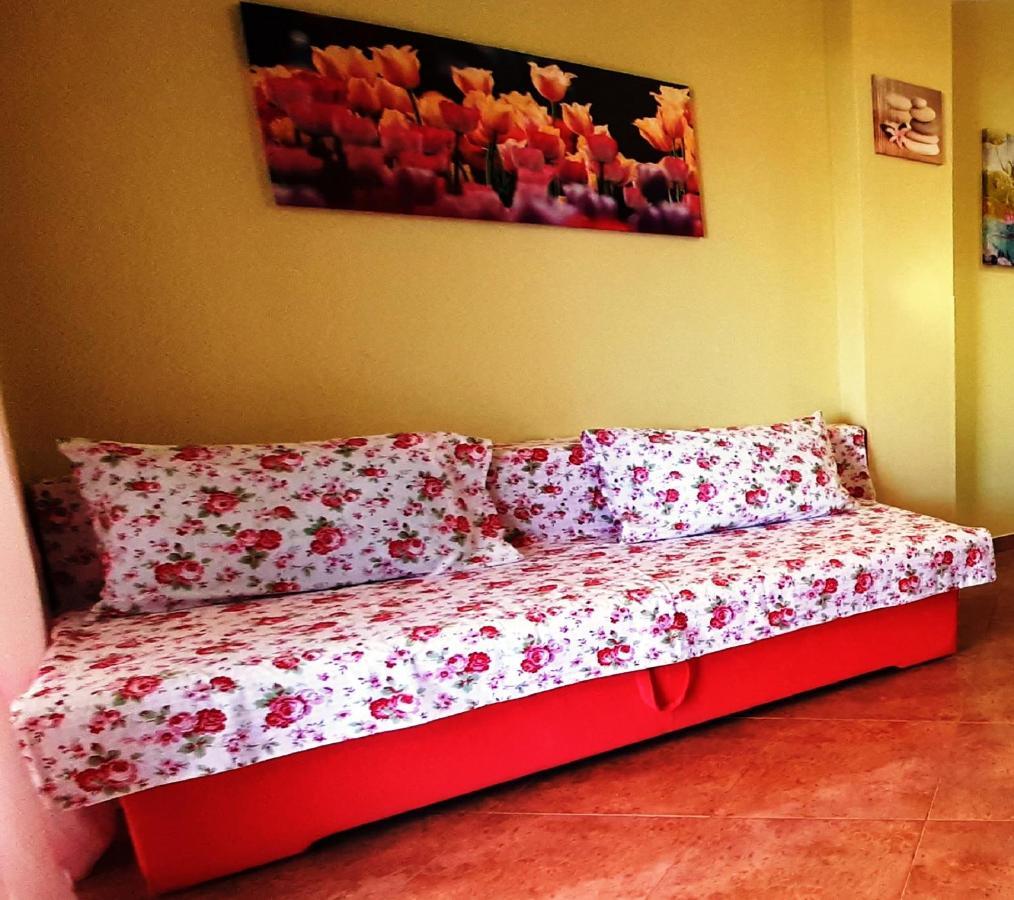 Paradise Beach Apartments Ровинь Экстерьер фото